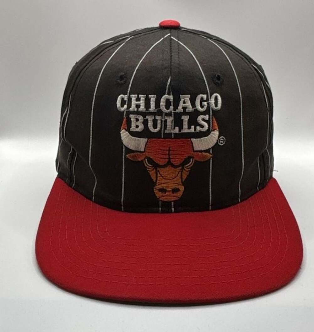 Starter Chicago Bulls Pinstripe Snapback Hat Black Red